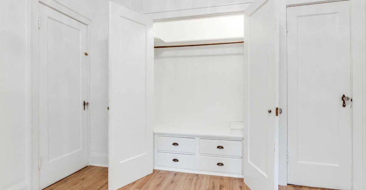 Upper-4 Hillholm Road, Toronto, ON, M5P 1M2 - 31
