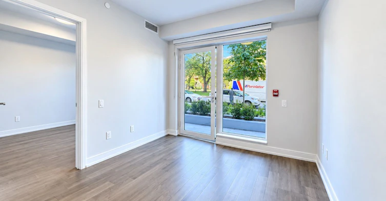 106-2525 Bathurst Street, Toronto, ON, M6B 2Y9