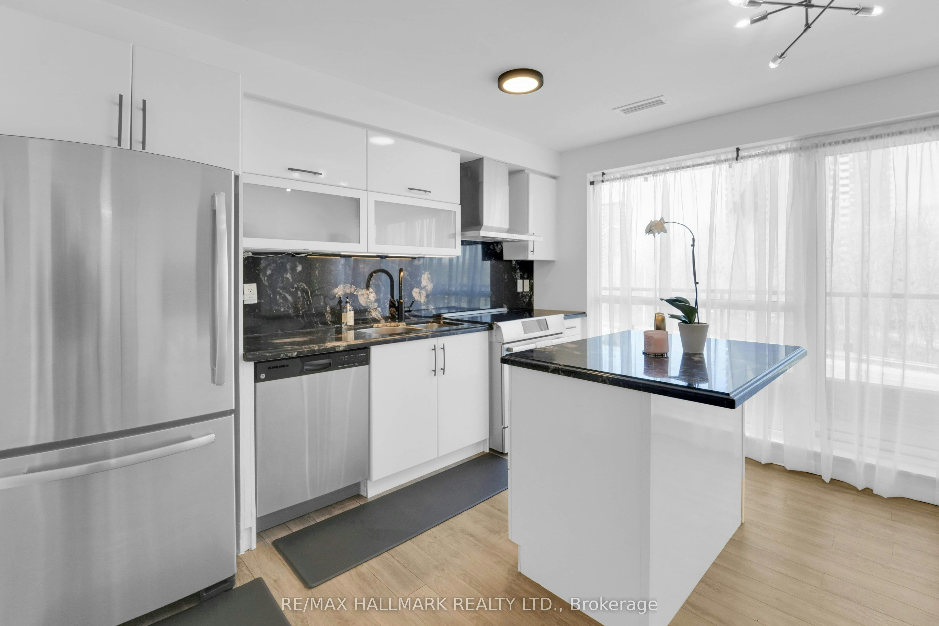 207-2015 Sheppard Avenue E, Toronto, ON, M2J 0B3 - 6