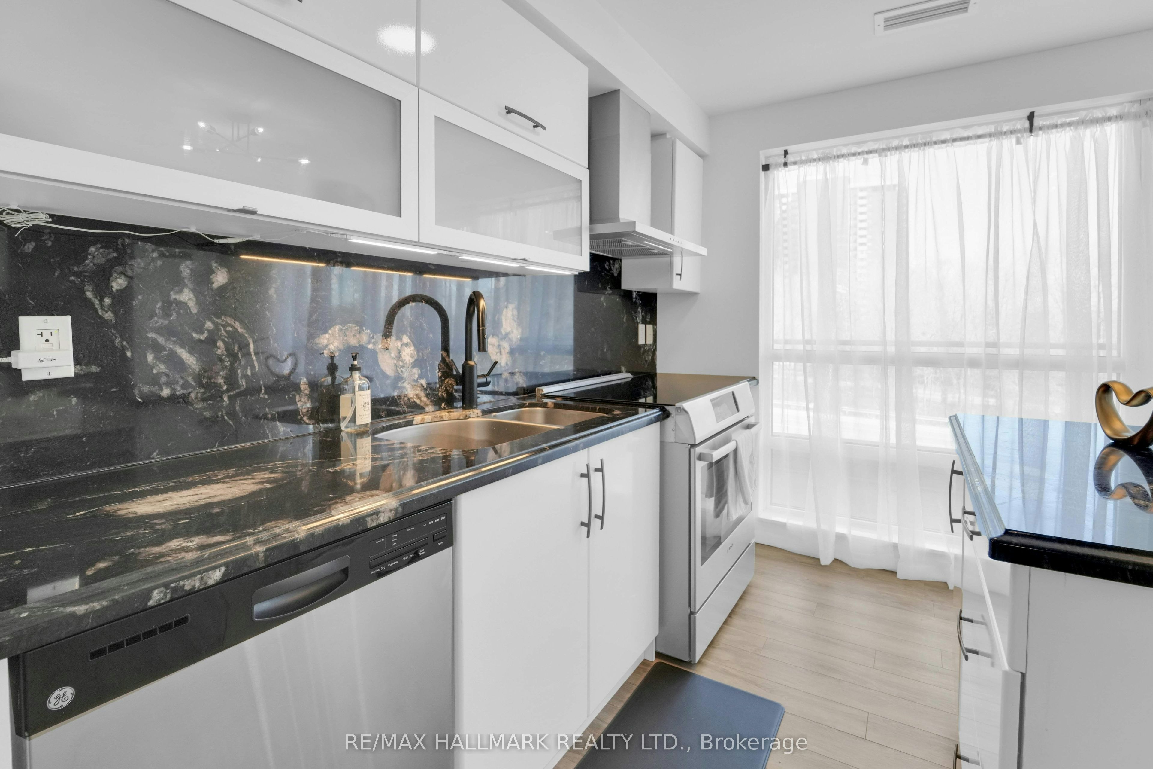 207-2015 Sheppard Avenue E, Toronto, ON, M2J 0B3 - 7
