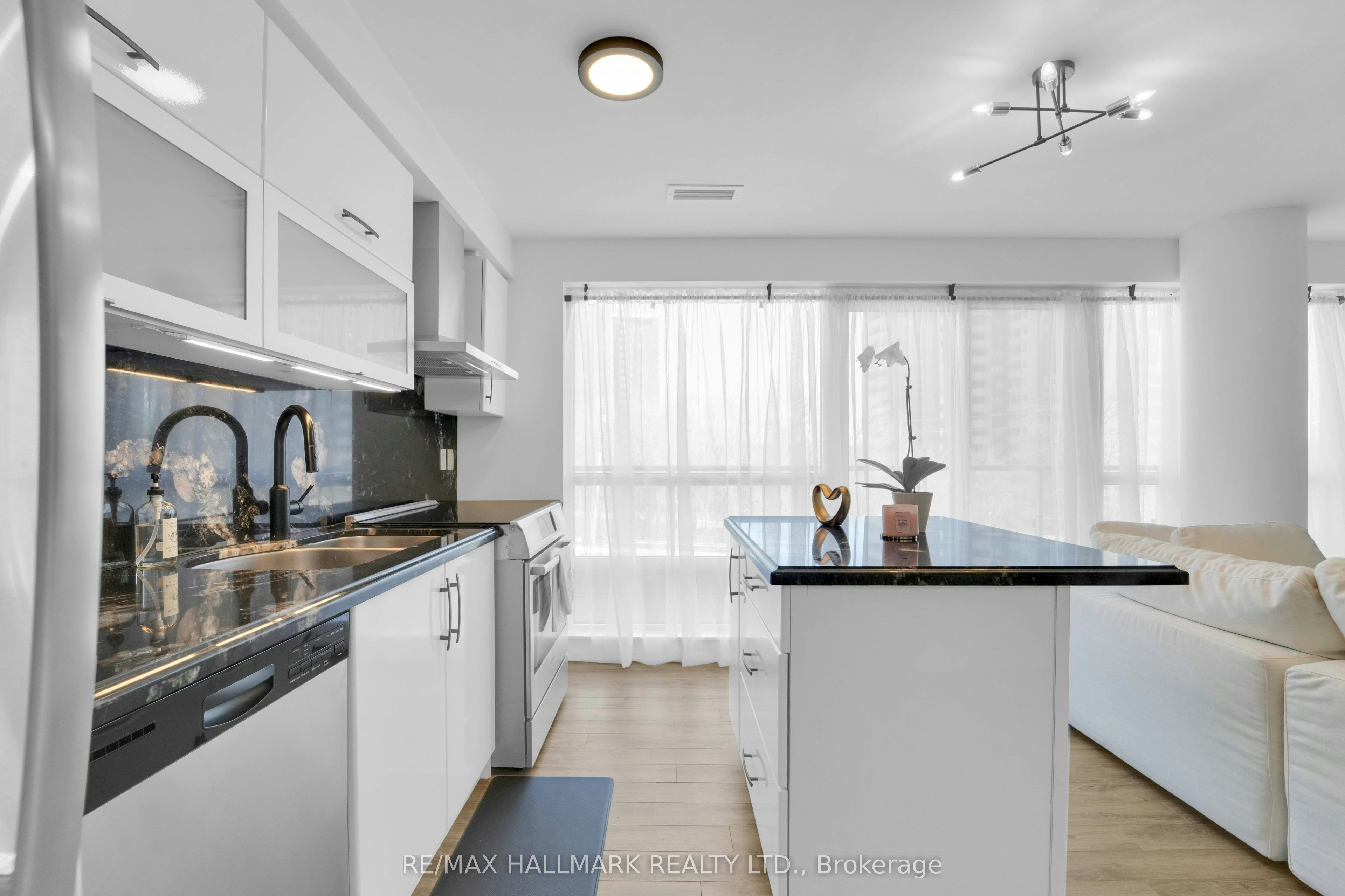 207-2015 Sheppard Avenue E, Toronto, ON, M2J 0B3 - 8
