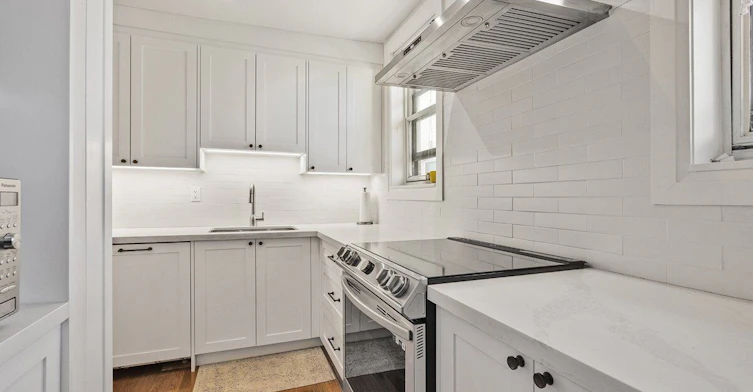 2nd & 3rd Floor-14B Glenview Avenue, Toronto, ON, M4R 1P6 - 14