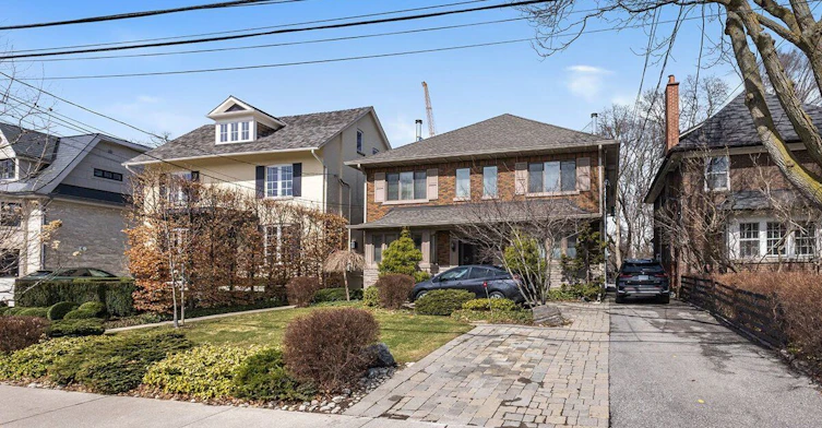 2nd & 3rd Floor-14B Glenview Avenue, Toronto, ON, M4R 1P6