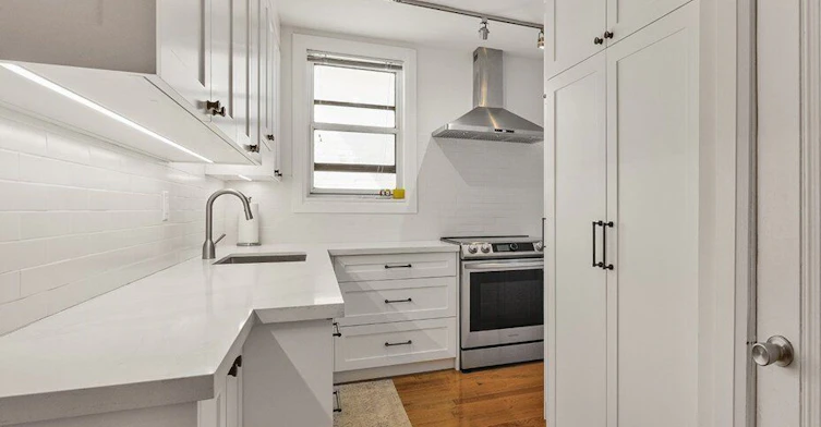 2nd & 3rd Floor-14B Glenview Avenue, Toronto, ON, M4R 1P6 - 9