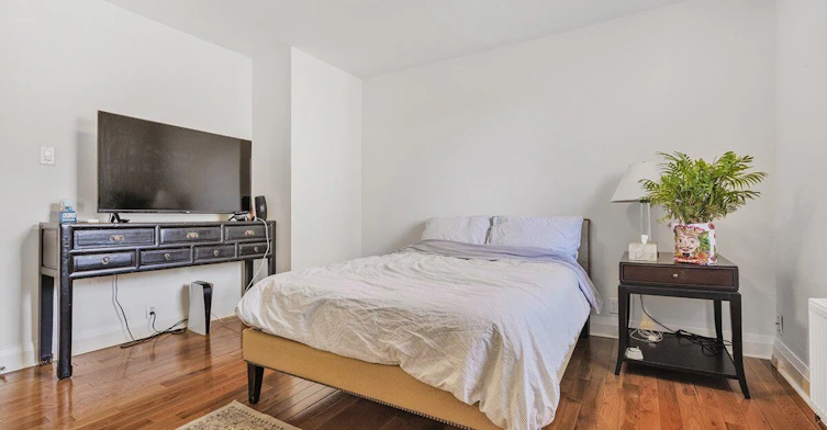 2nd & 3rd Floor-14B Glenview Avenue, Toronto, ON, M4R 1P6 - 17