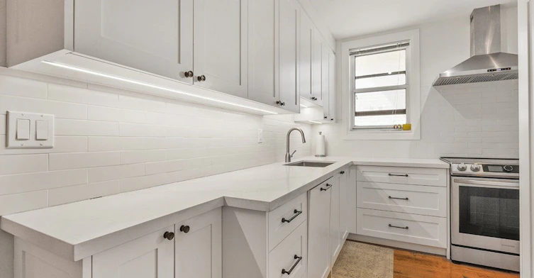 2nd & 3rd Floor-14B Glenview Avenue, Toronto, ON, M4R 1P6 - 8