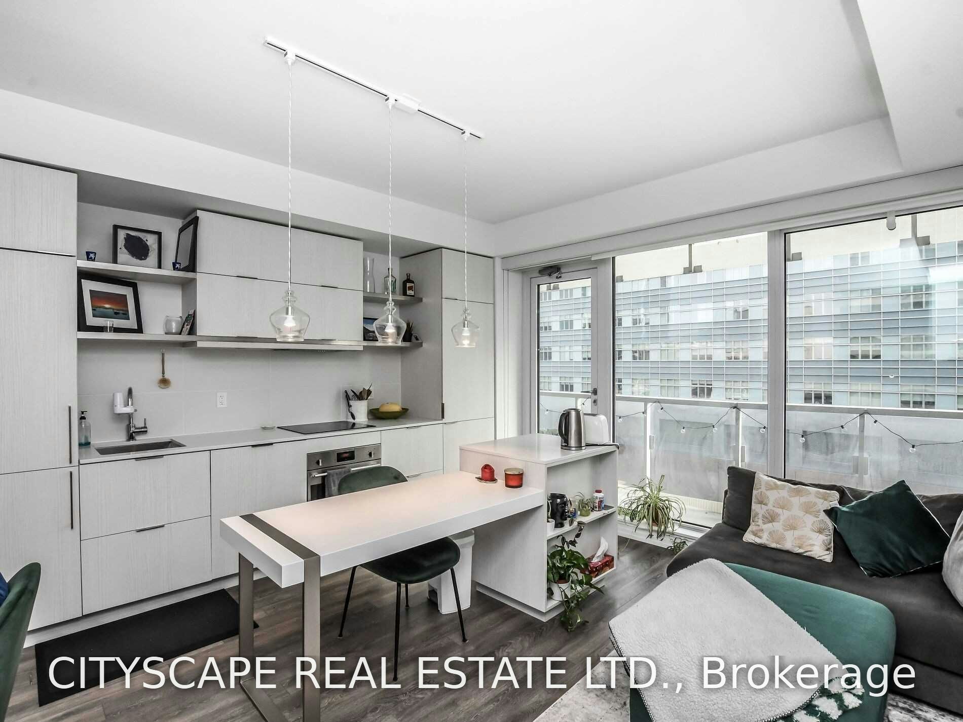 1504-197 Yonge Street, Toronto, ON, M5B 1M4 - 6