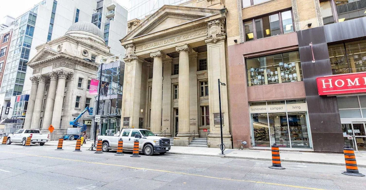 1504-197 Yonge Street, Toronto, ON, M5B 1M4 - 2