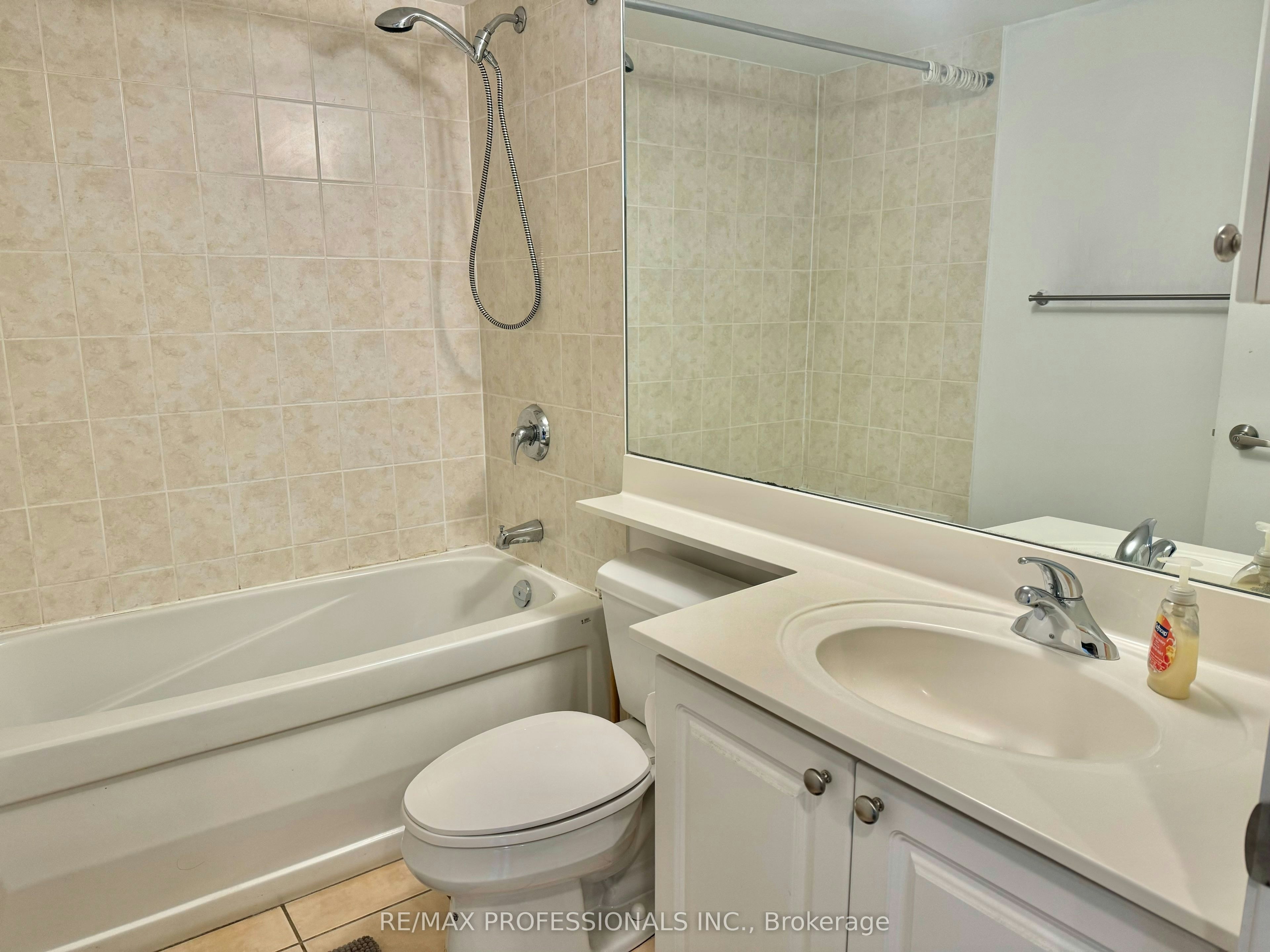 428-231 Fort York Boulevard, Toronto, ON, M5V 1B2 - 3