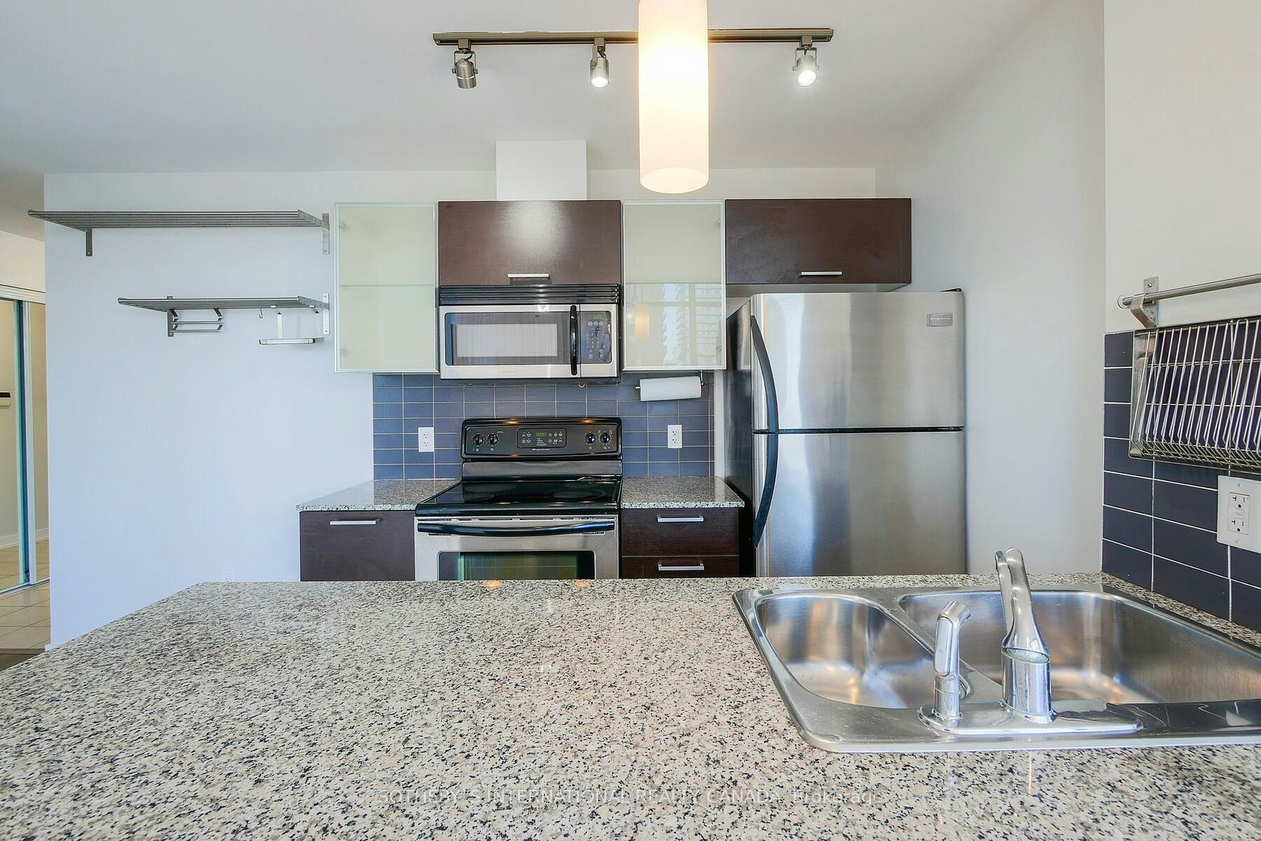 2107-37 Grosvenor Street, Toronto, ON, M4Y 3G5 - 5