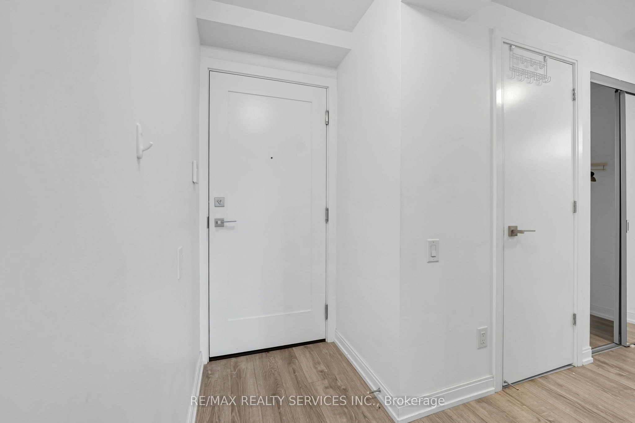 711-50 Charles Street E, Toronto, ON, M4Y 0C3 - 8