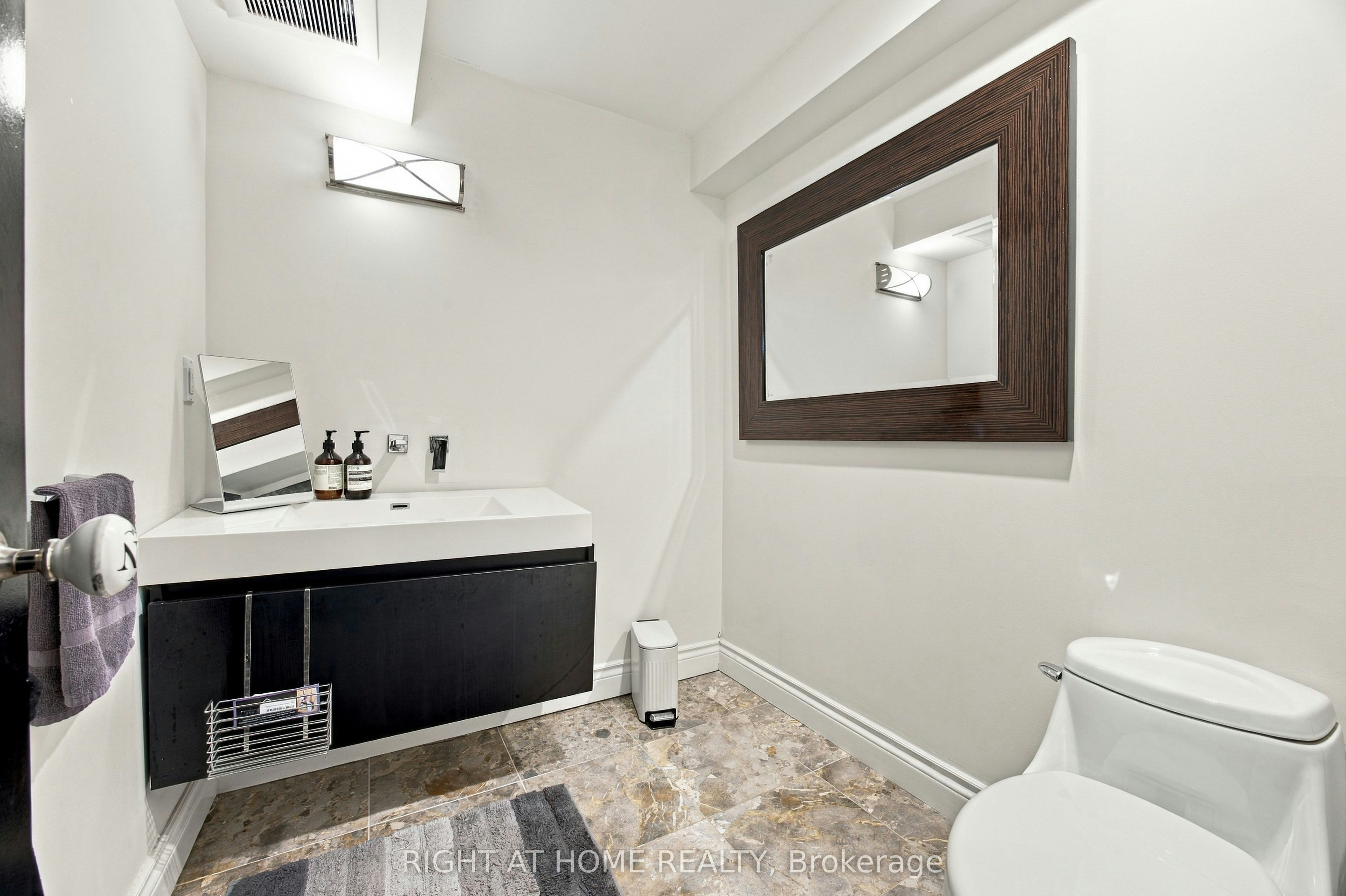 23 New Street, Toronto, ON, M5R 1P7 - 26