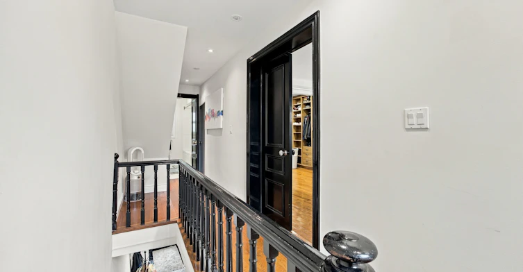 23 New Street, Toronto, ON, M5R 1P7 - 12