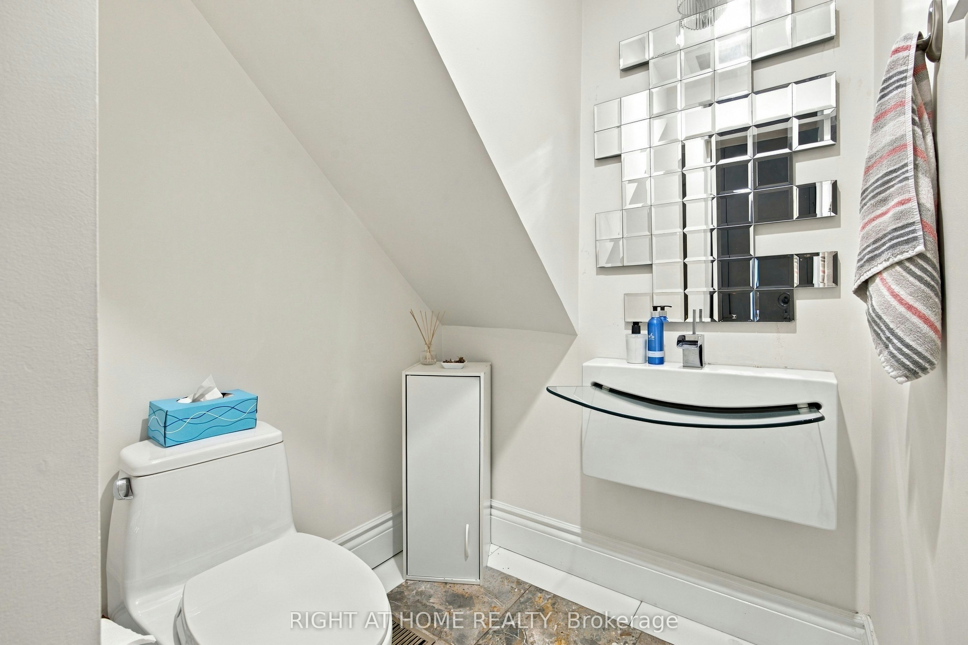 23 New Street, Toronto, ON, M5R 1P7 - 10
