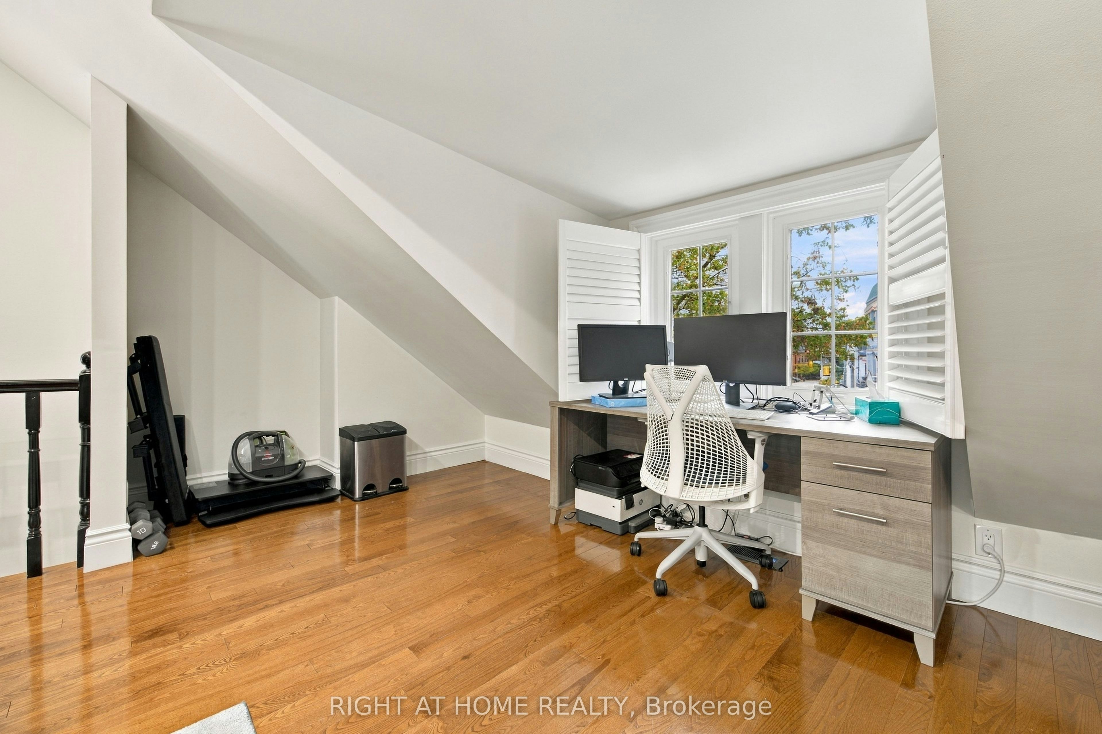 23 New Street, Toronto, ON, M5R 1P7 - 23