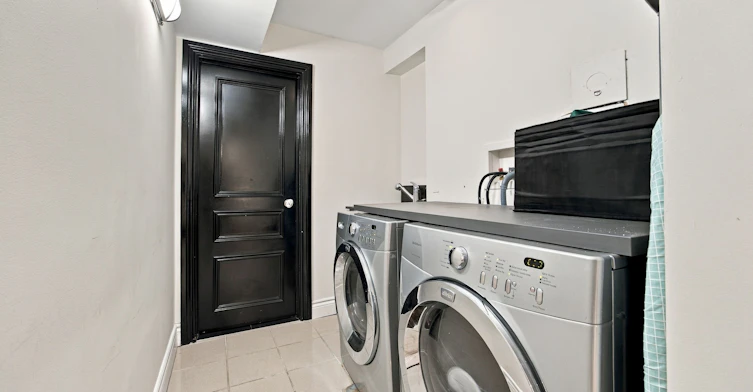 23 New Street, Toronto, ON, M5R 1P7 - 25