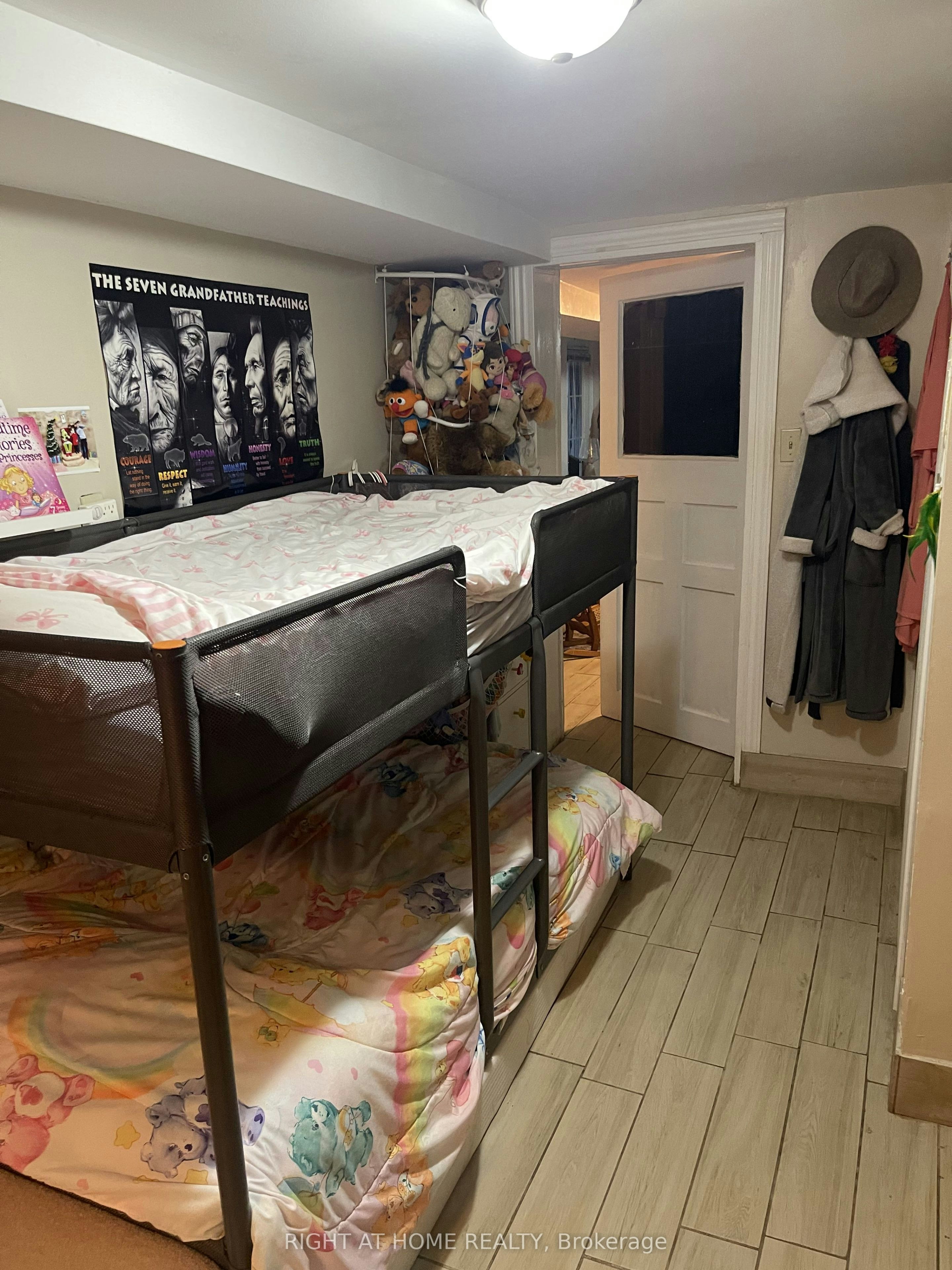 Lower Level-109 Lippincott Street, Toronto, ON, M5S 2P2 - 10