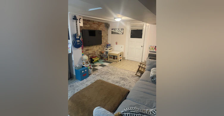 Lower Level-109 Lippincott Street, Toronto, ON, M5S 2P2 - 2