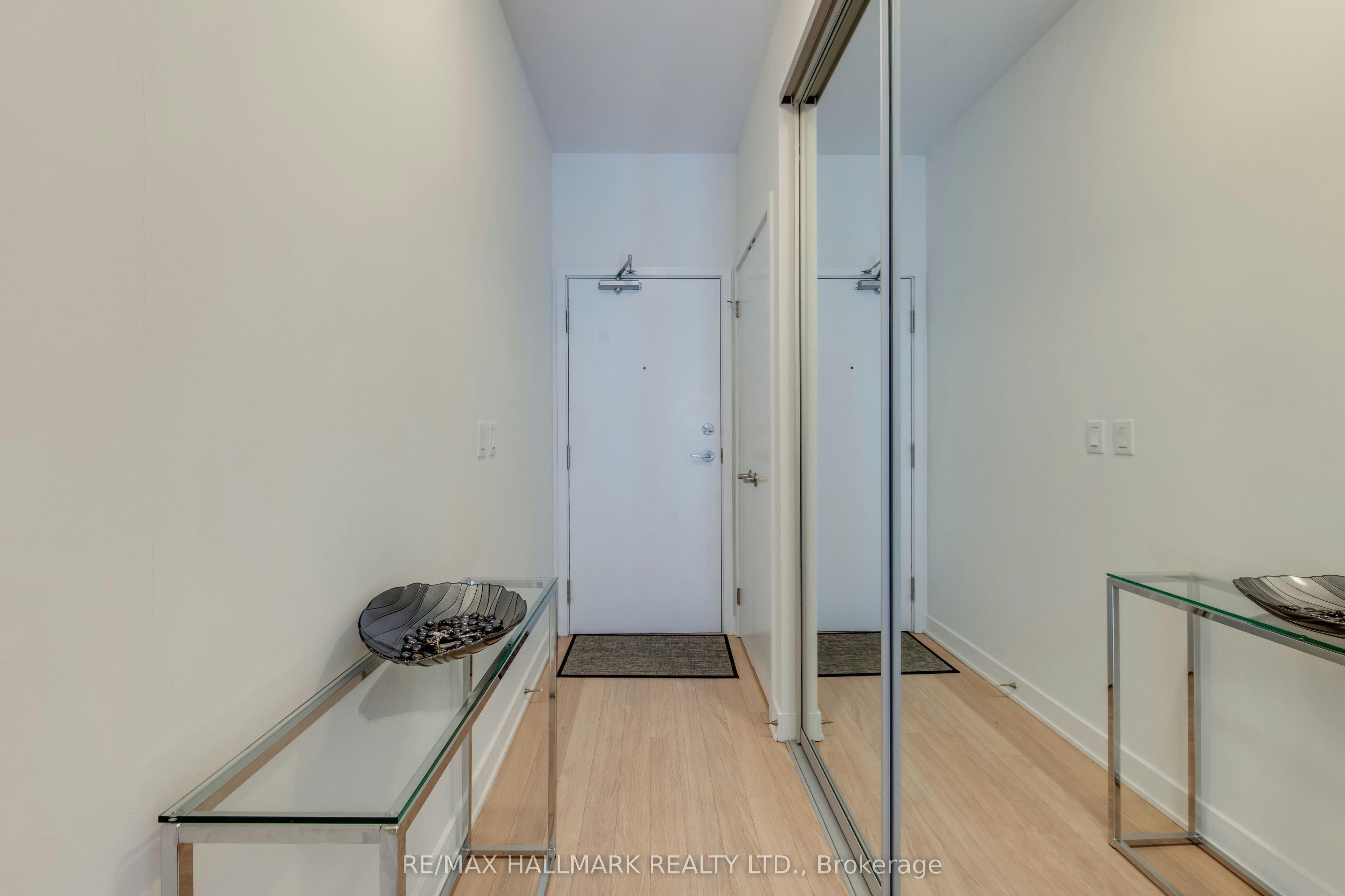 702-32 Camden Street, Toronto, ON, M5V 1V1 - 3