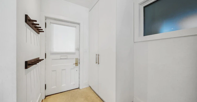 888 Manning Avenue, Toronto, ON, M6G 2X4 - 6