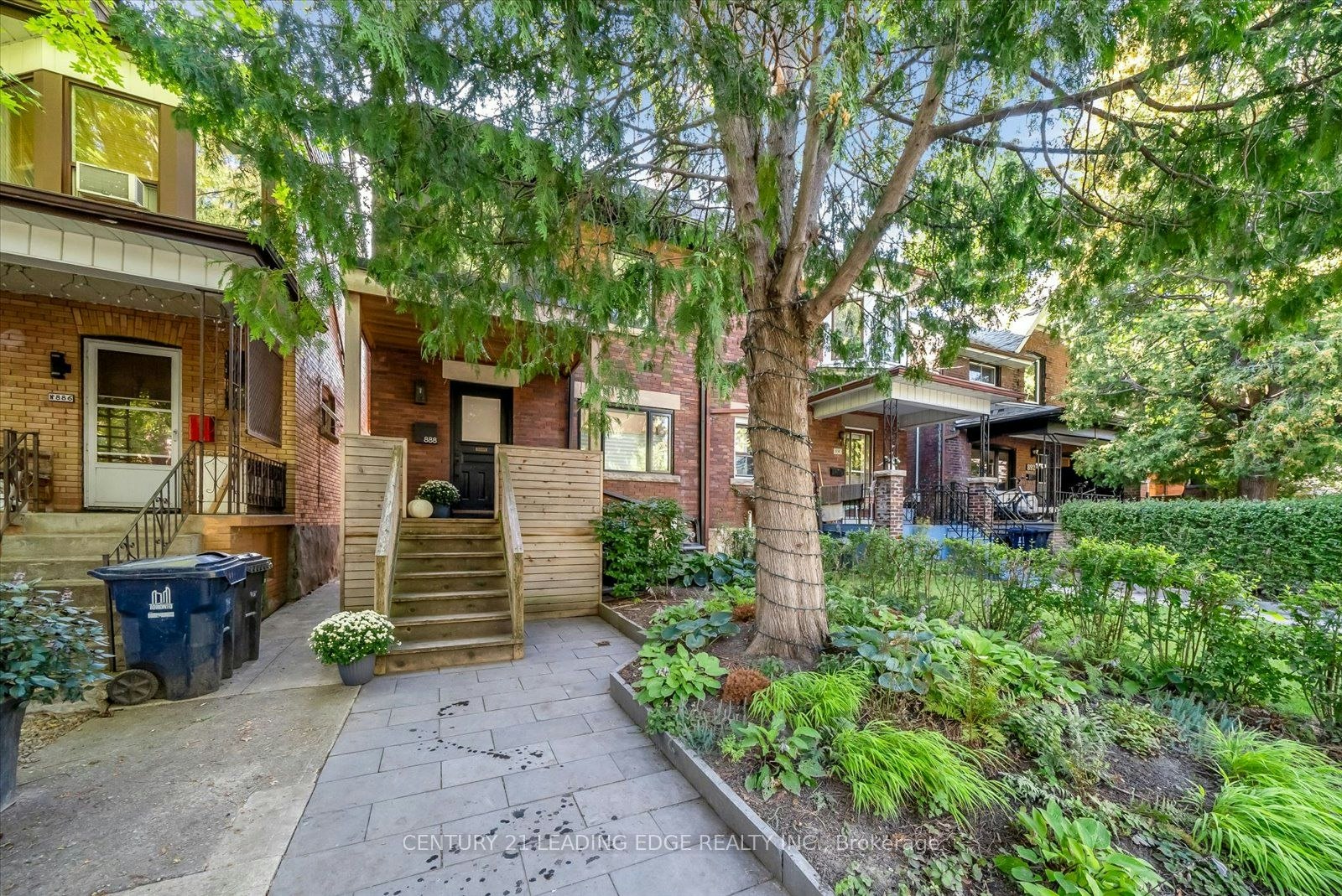 888 Manning Avenue, Toronto, ON, M6G 2X4 - 4