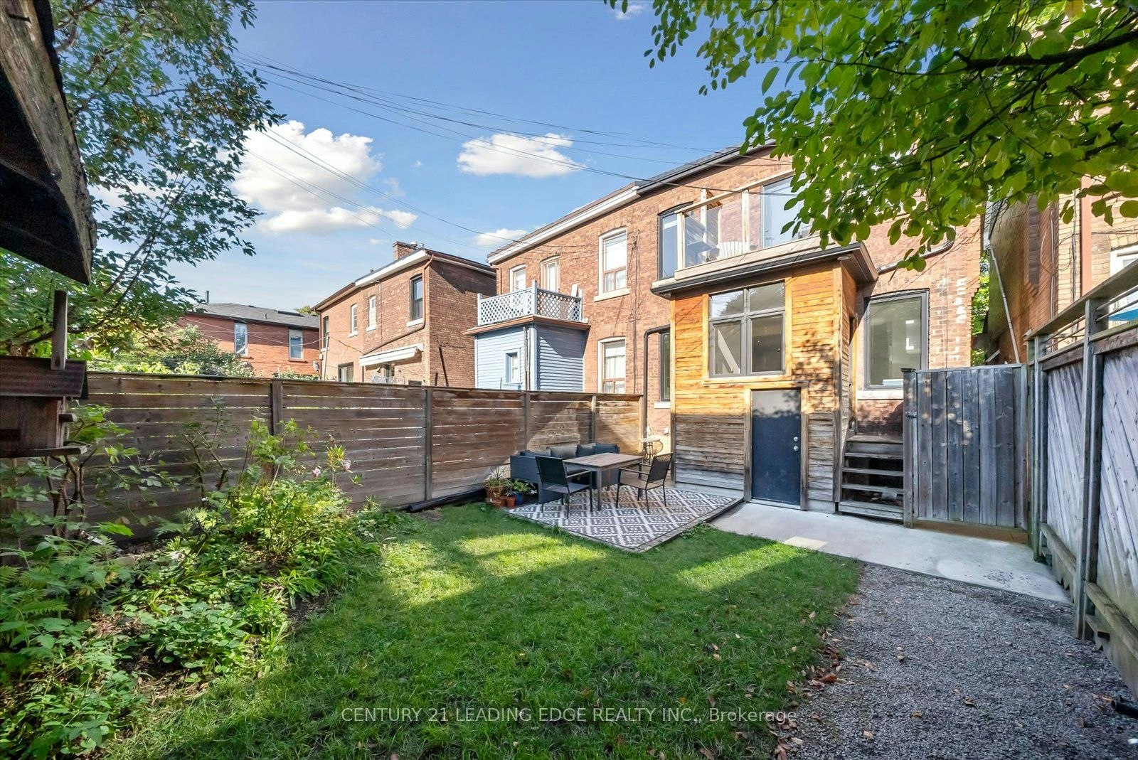 888 Manning Avenue, Toronto, ON, M6G 2X4 - 39