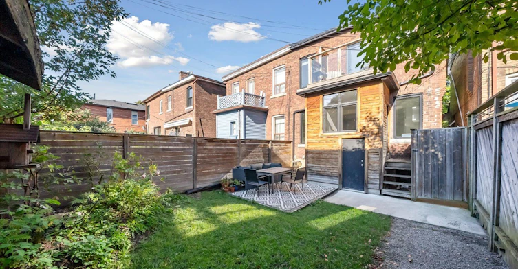 888 Manning Avenue, Toronto, ON, M6G 2X4 - 39