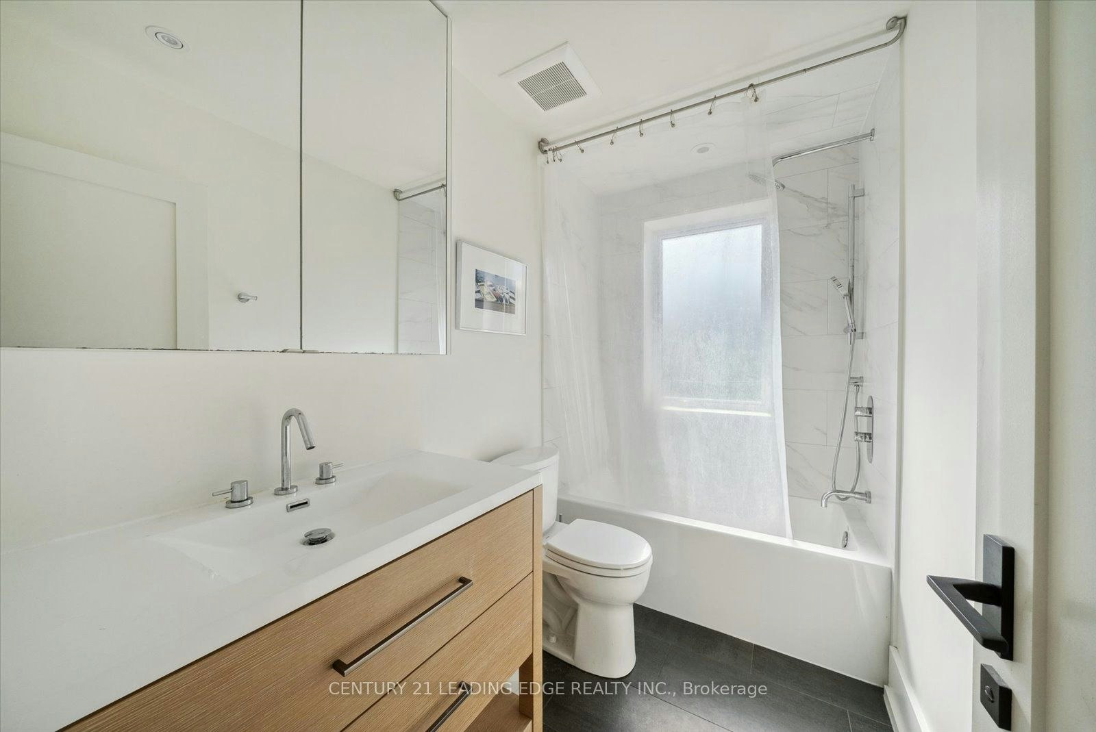 888 Manning Avenue, Toronto, ON, M6G 2X4 - 26