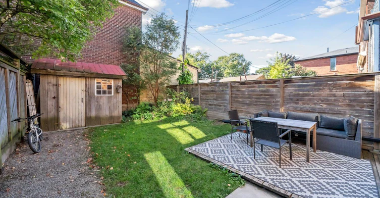 888 Manning Avenue, Toronto, ON, M6G 2X4 - 36