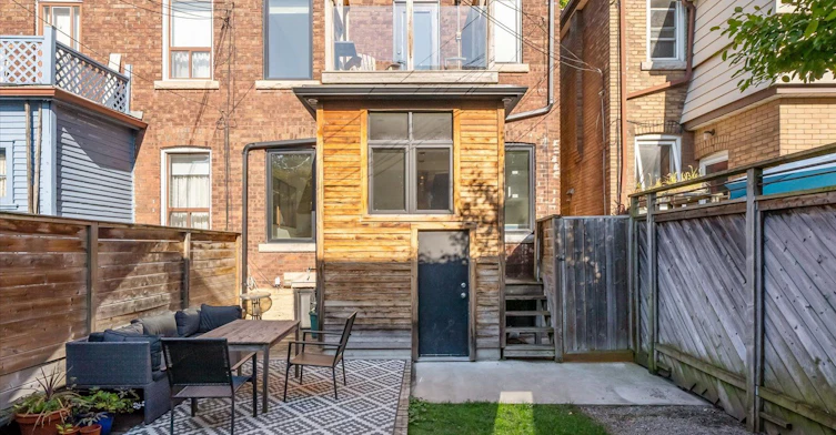 888 Manning Avenue, Toronto, ON, M6G 2X4 - 38