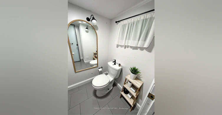 Lower-24 Coolmine Road, Toronto, ON, M6J 3E9 - 5