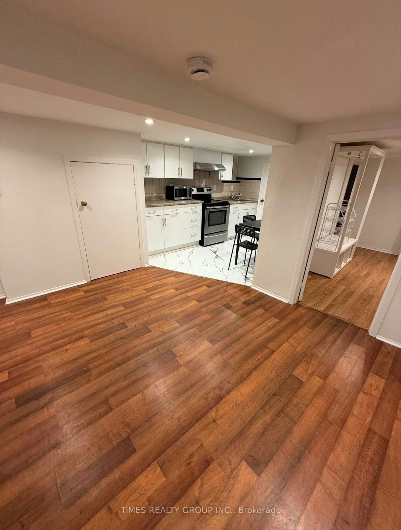 Lower-24 Coolmine Road, Toronto, ON, M6J 3E9 - 9