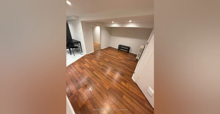 Lower-24 Coolmine Road, Toronto, ON, M6J 3E9 - 8
