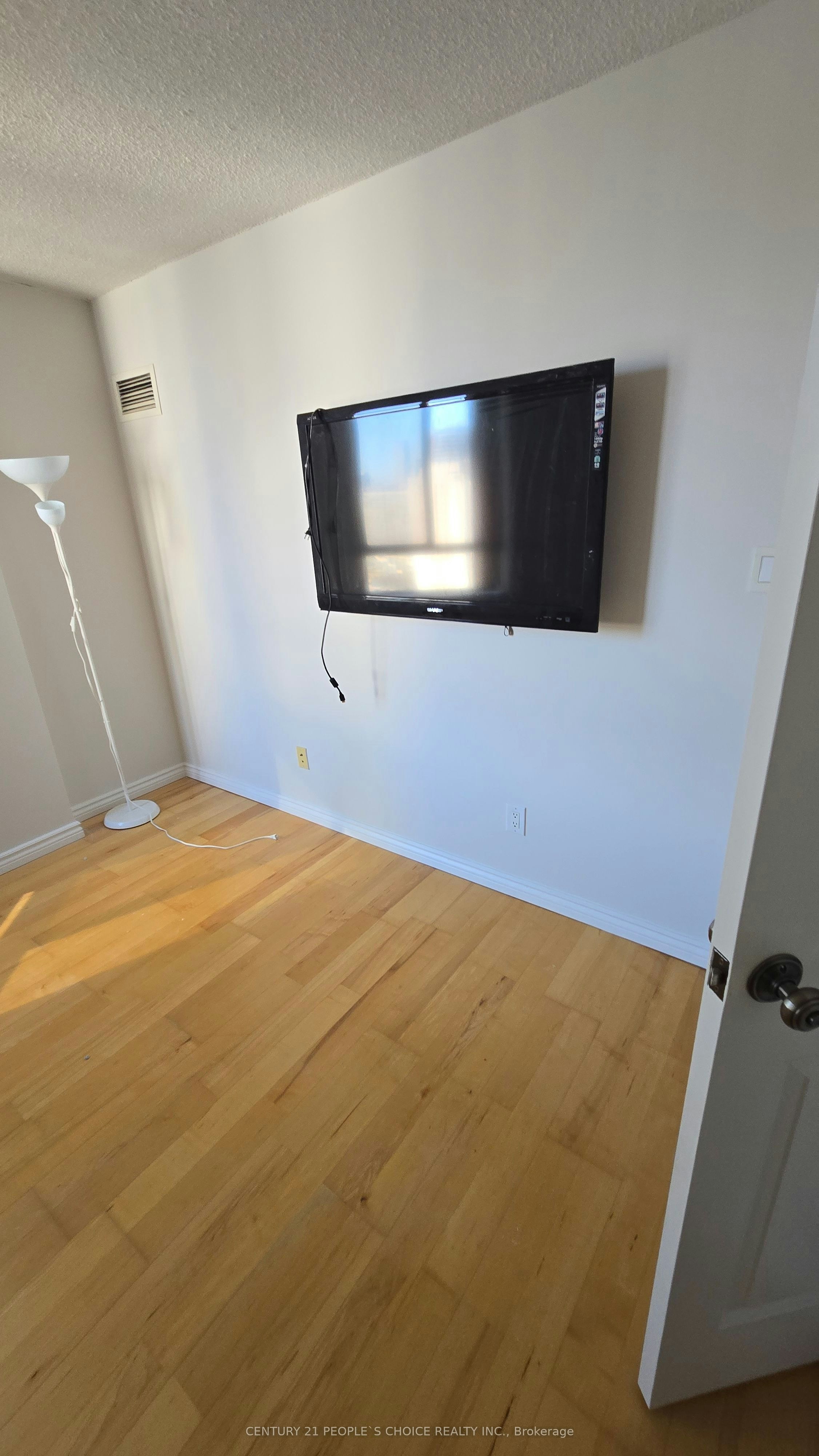 2604-633 Bay Street, Toronto, ON, M5G 2G4 - 4