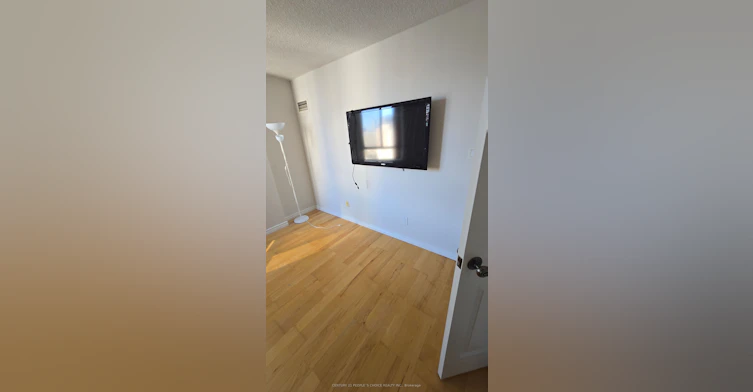 2604-633 Bay Street, Toronto, ON, M5G 2G4 - 4