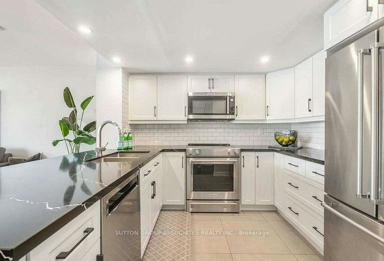 804-701 King Street W, Toronto, ON, M5V 2W7 - 2