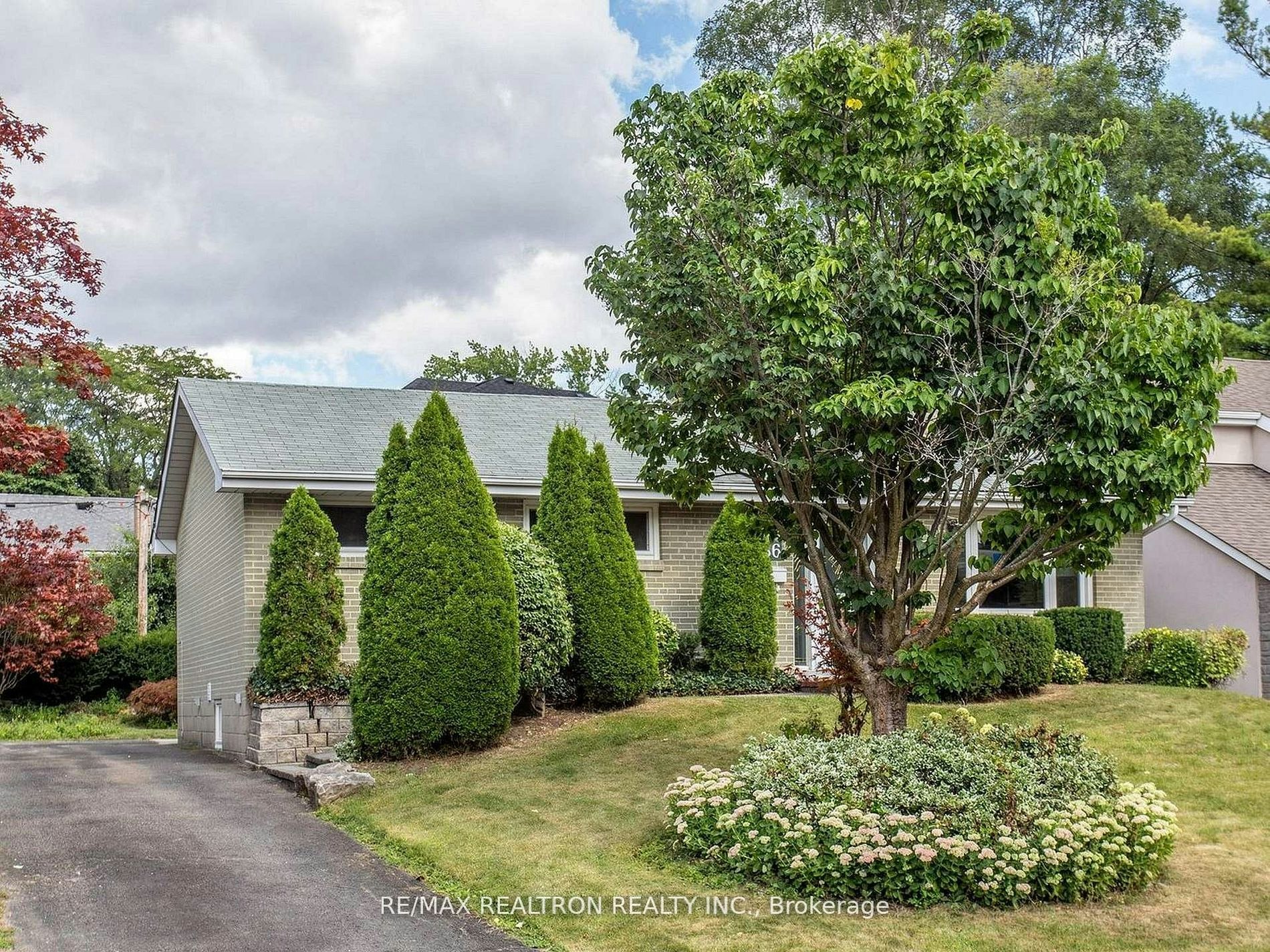 56 Ternhill Crescent, Toronto, ON, M3C 2E5 - 3