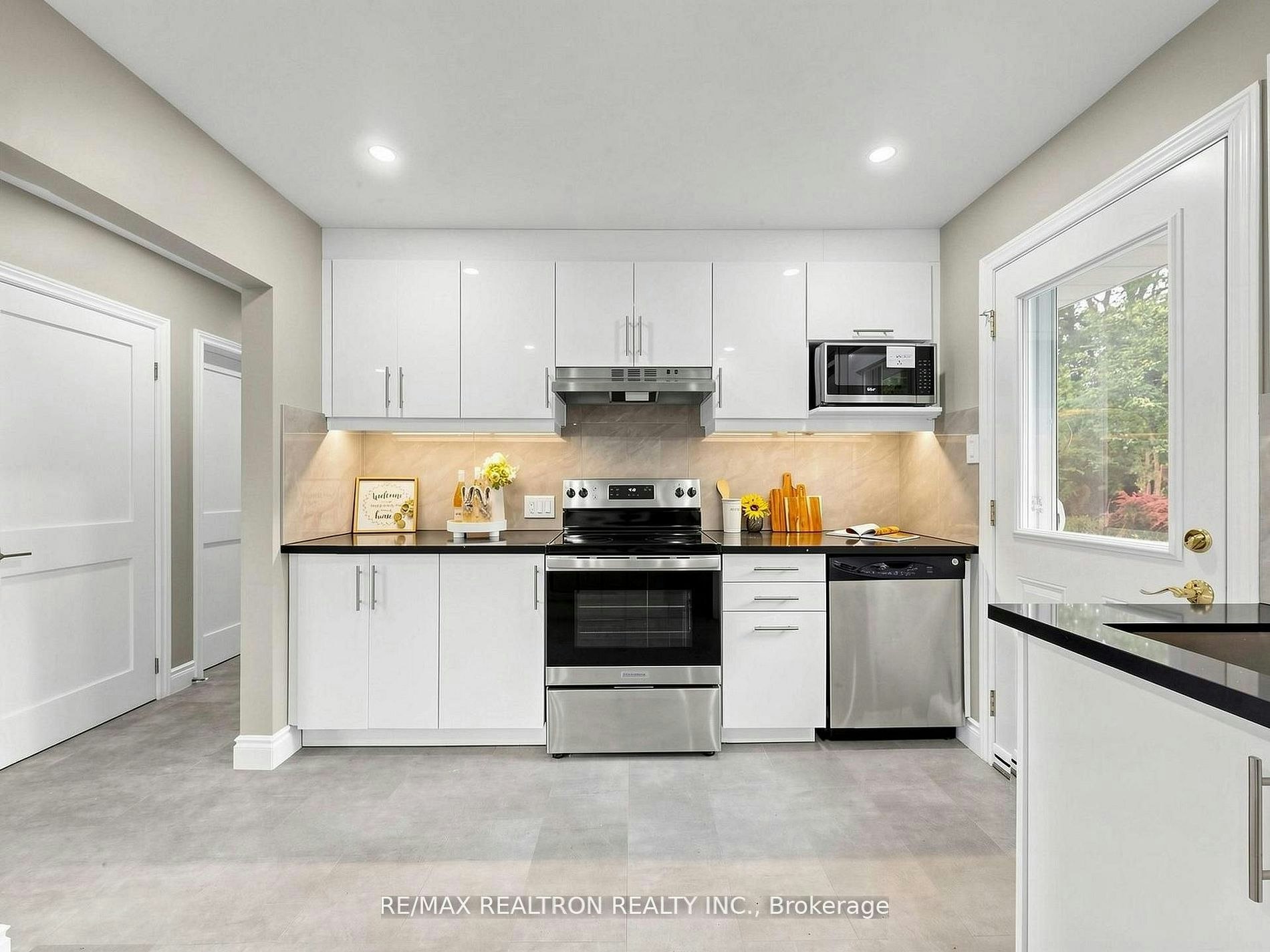 56 Ternhill Crescent, Toronto, ON, M3C 2E5 - 12