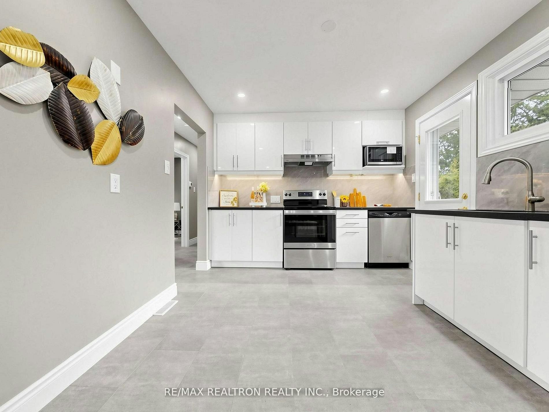 56 Ternhill Crescent, Toronto, ON, M3C 2E5 - 16