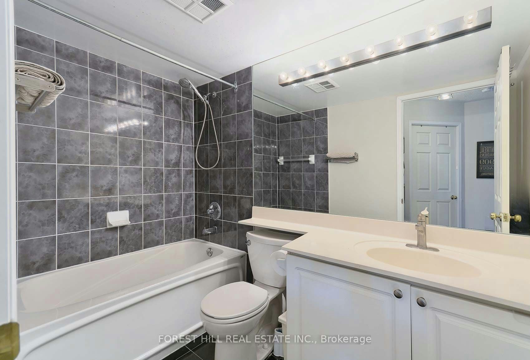 613-887 Bay Street, Toronto, ON, M5S 1Z7 - 16