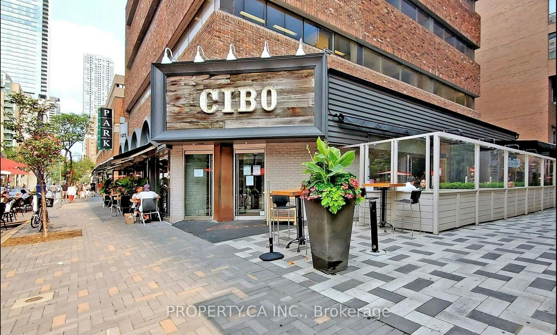 2401-155 Yorkville Avenue, Toronto, ON, M5R 0B4 - 13
