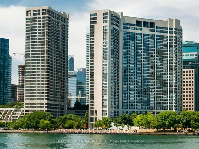2431-33 Harbour Square, Toronto, ON, M5J 2G2