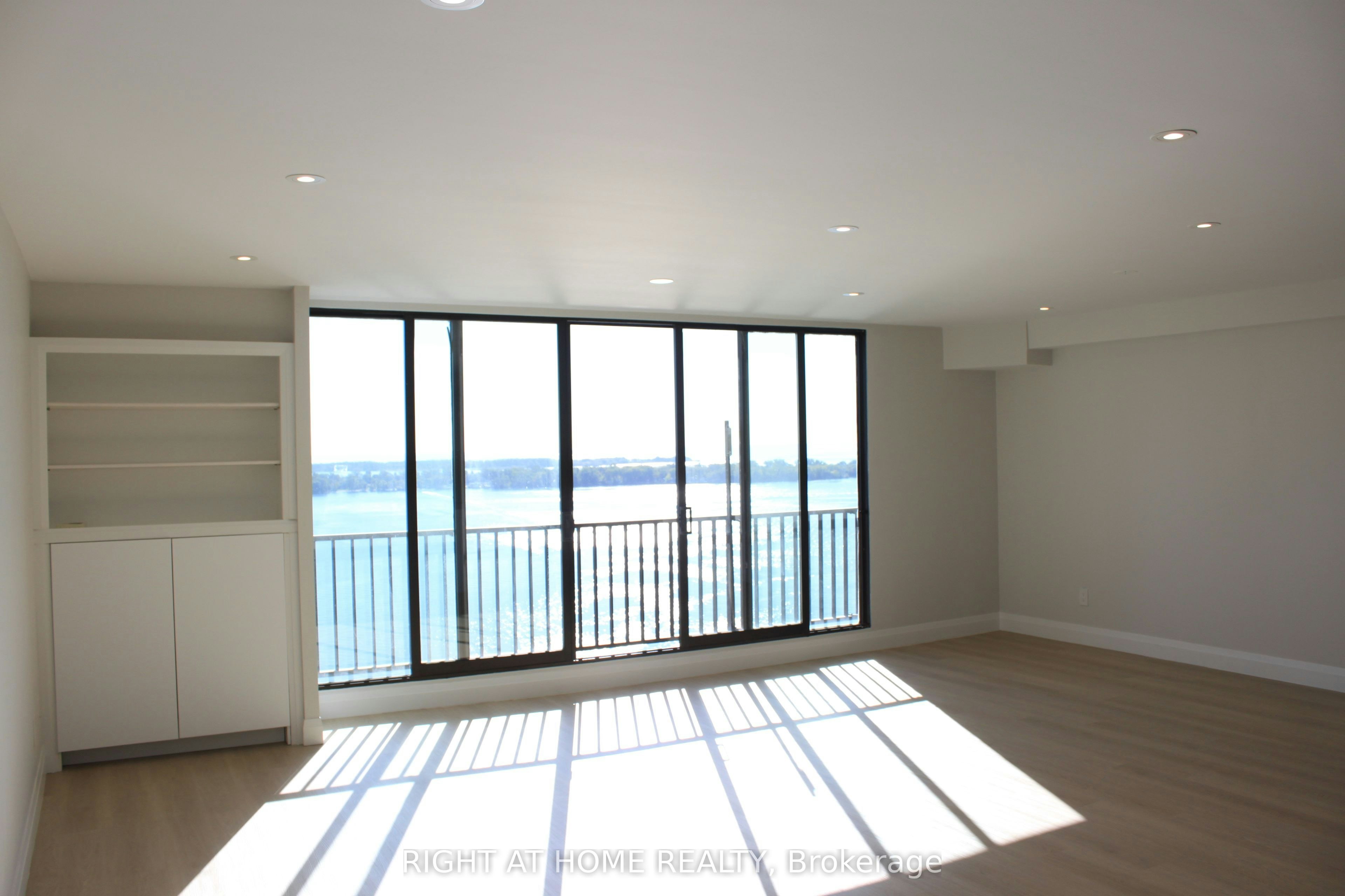 2431-33 Harbour Square, Toronto, ON, M5J 2G2 - 10