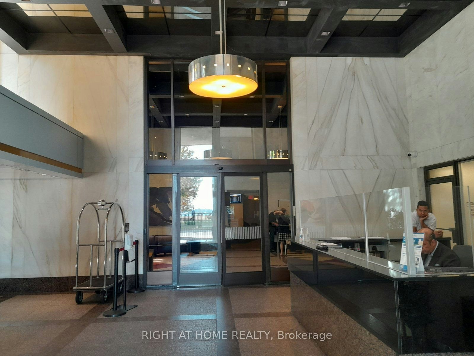 2431-33 Harbour Square, Toronto, ON, M5J 2G2 - 3