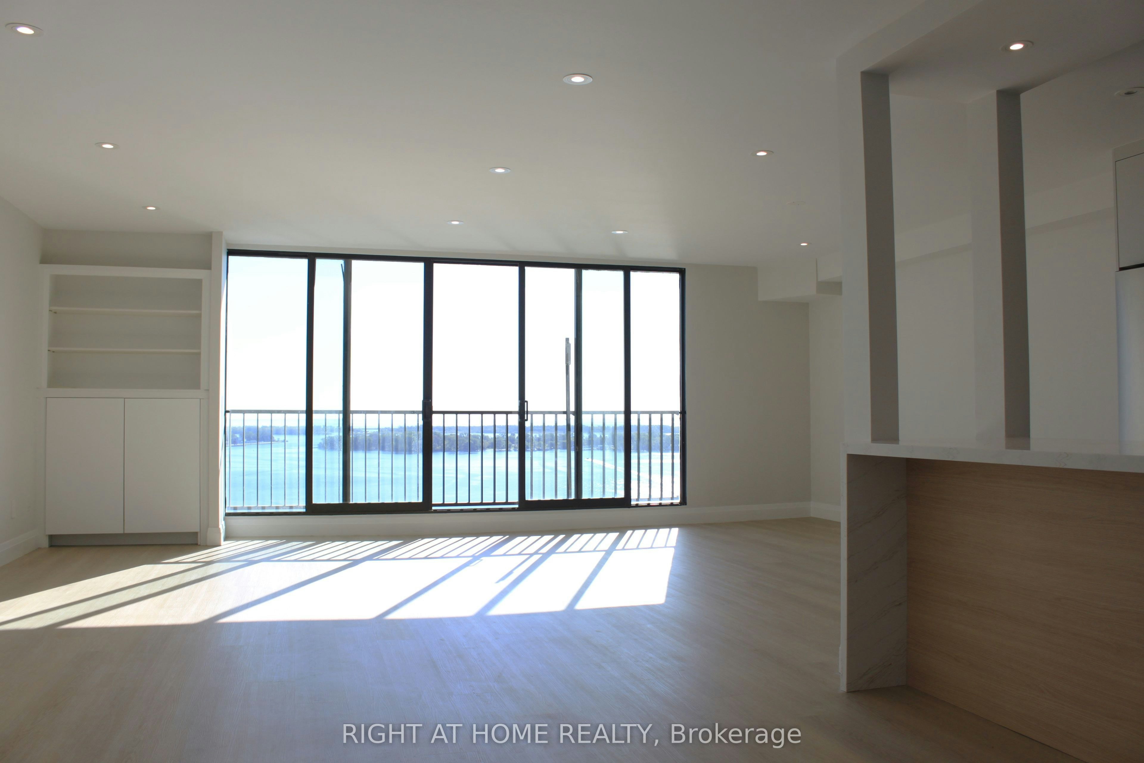 2431-33 Harbour Square, Toronto, ON, M5J 2G2 - 9