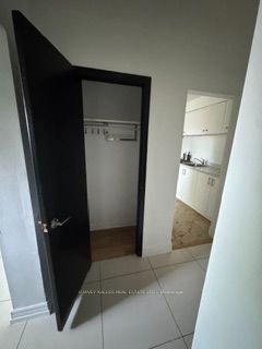 Lower-437 Lawrence Avenue W, Toronto, ON, M5M 1C3 - 7