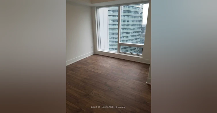 5303-10 York Street, Toronto, ON, M5J 0E1 - 3