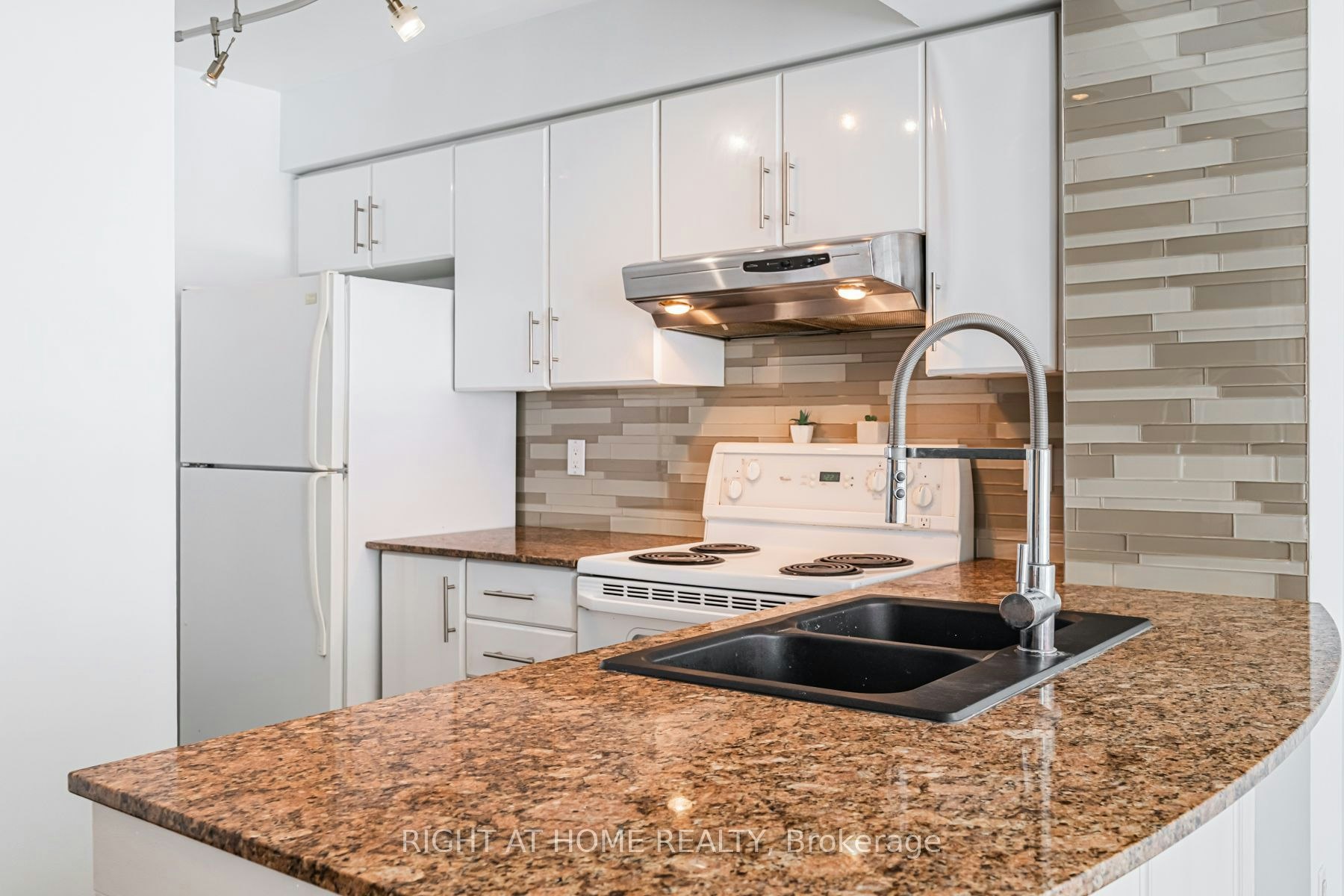 459-313 Richmond Street E, Toronto, ON, M5A 4S7 - 5