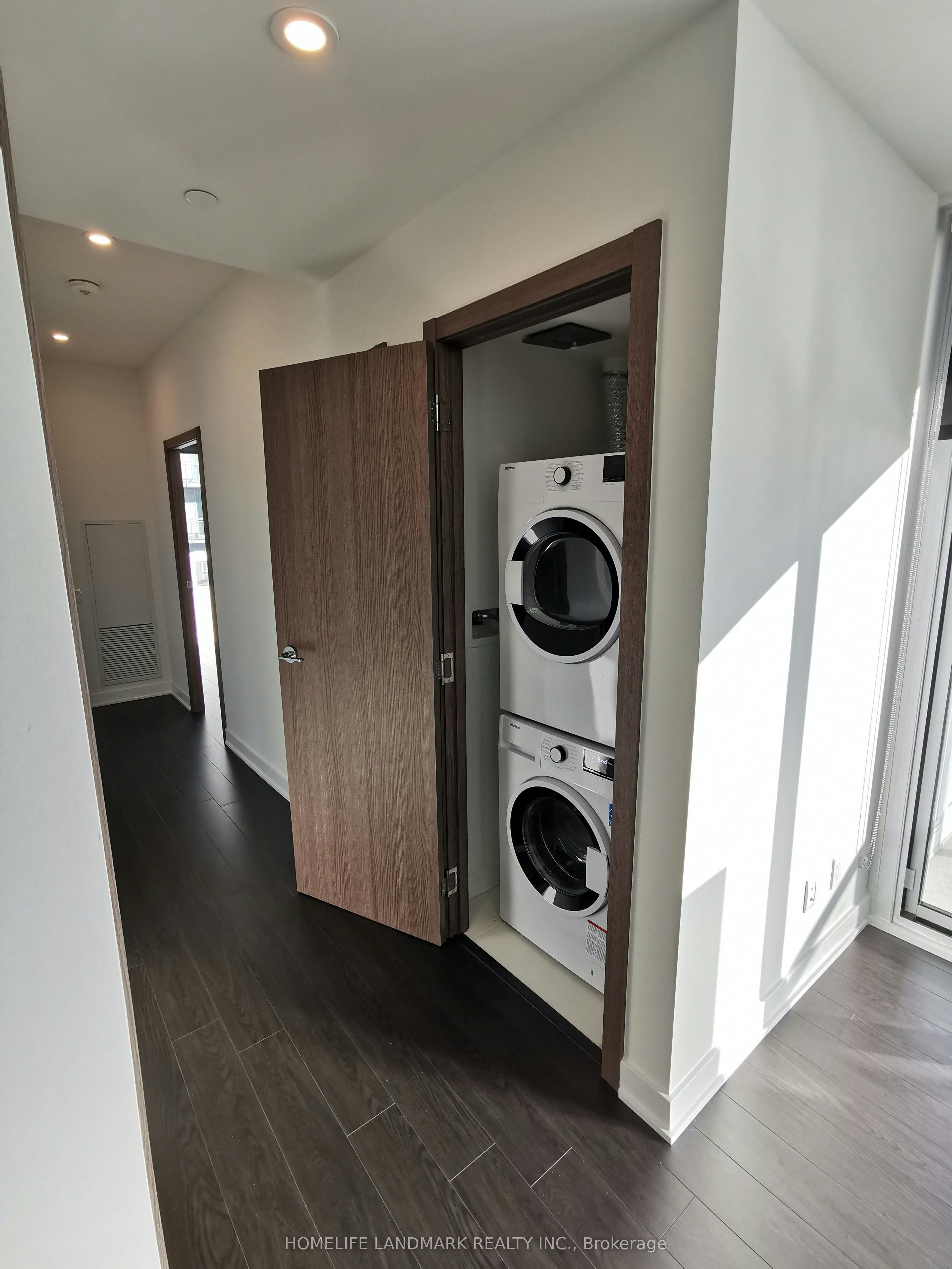 2115-17 Bathurst Street, Toronto, ON, M5V 0N1 - 5
