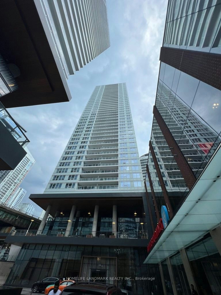 2115-17 Bathurst Street, Toronto, ON, M5V 0N1 - 2